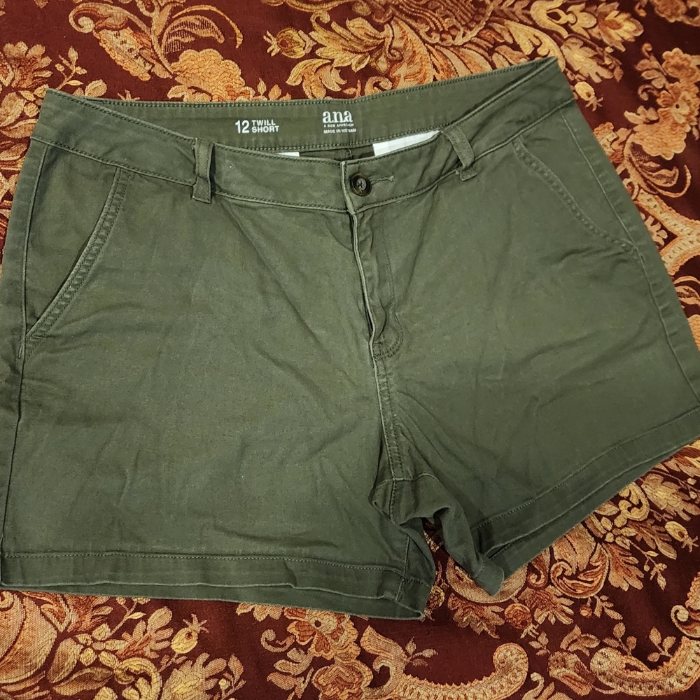 A.N.A twill shorts, size 12, Dark green